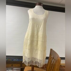 Beige dress size M. NWOT.